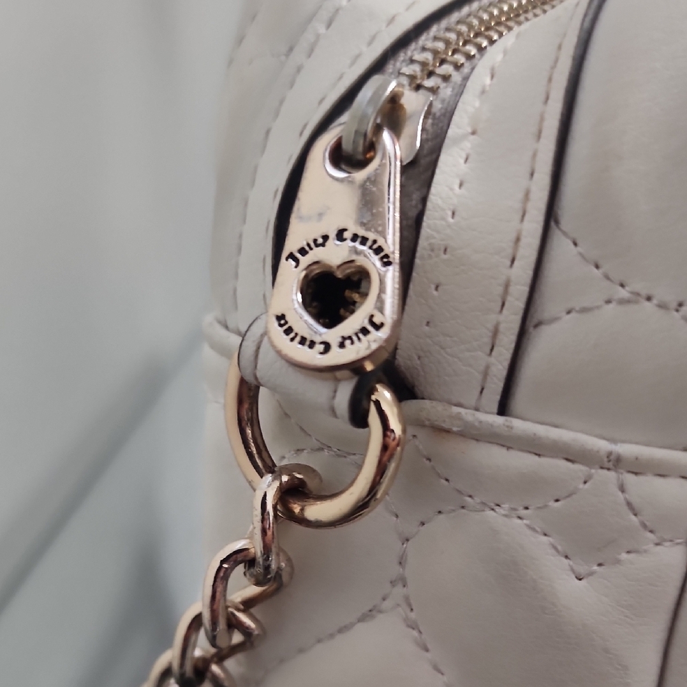 Juicy Couture Quilted White Heart Bag With Crossbody Strap - Picture 3 of 14